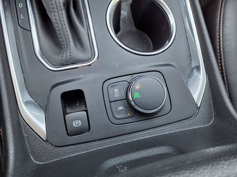Used 2021 Chevrolet Traverse RS w/ LPO, Floor Liner Package FWD image 26