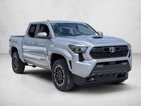 Used 2024 Toyota Tacoma TRD Sport image 3