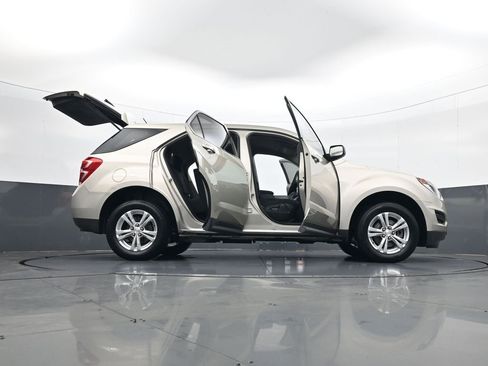 Used 2016 Chevrolet Equinox LS image 33