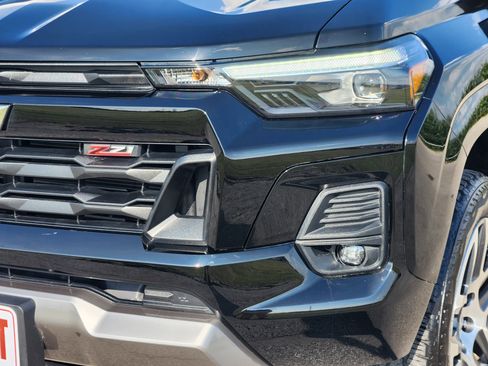 Used 2024 Chevrolet Colorado Z71 w/ Z71 Convenience Package 2 AWD/4WD image 8