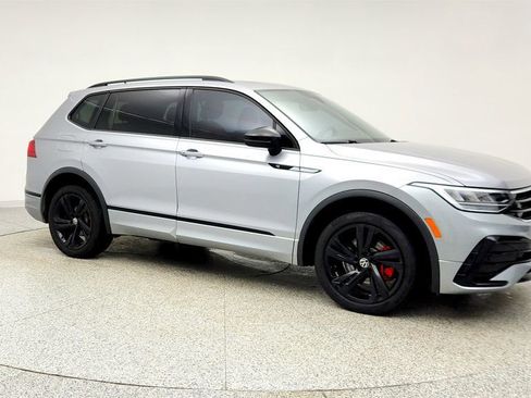 Used 2024 Volkswagen Tiguan SE R-Line image 3