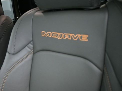 Used 2025 Jeep Gladiator Mojave image 26