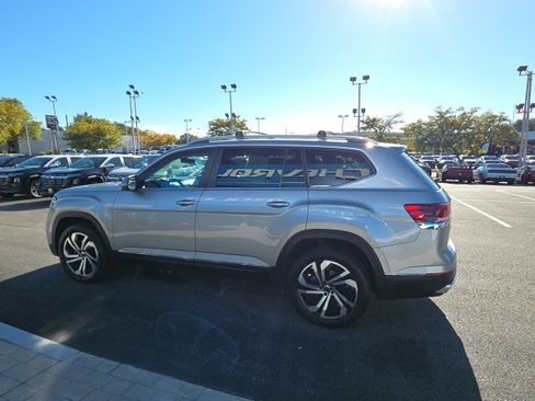 Used 2023 Volkswagen Atlas SEL image 4