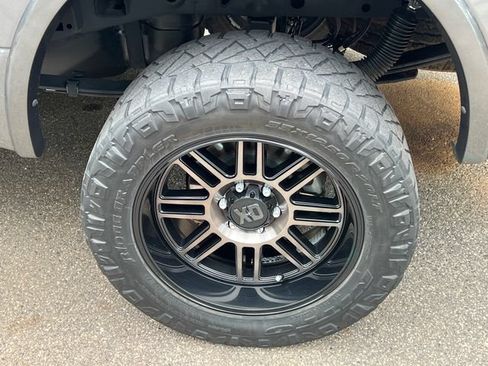 Used 2019 Ford F150 Lariat w/ Equipment Group 502A Luxury AWD/4WD image 21