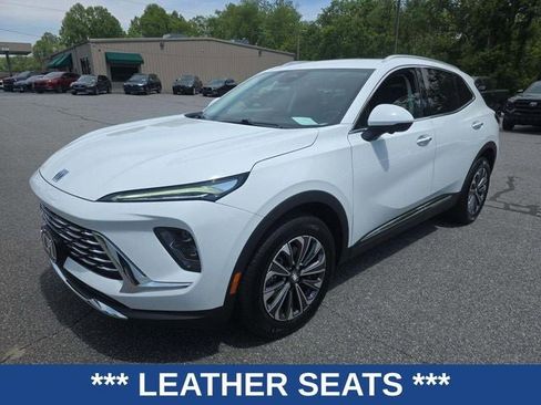 Used 2025 Buick Envision Preferred AWD/4WD image 3