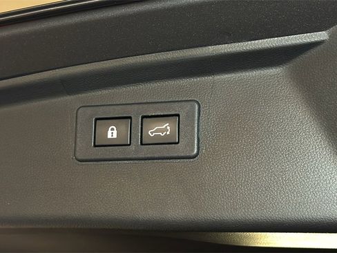 Used 2022 Subaru Outback Touring XT image 16