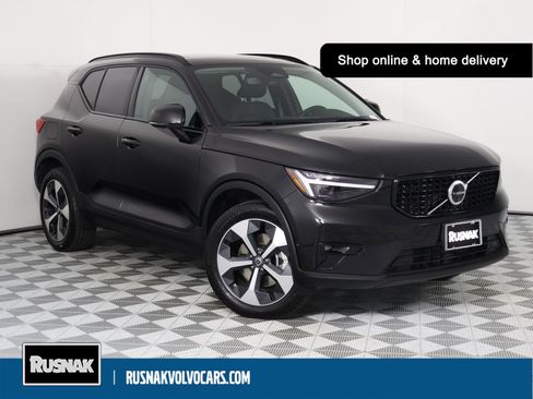 Certified 2026 Volvo XC40 B5 Plus AWD/4WD image 1
