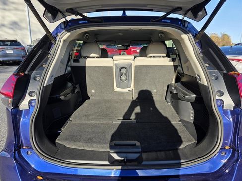 Used 2020 Nissan Rogue SL image 10