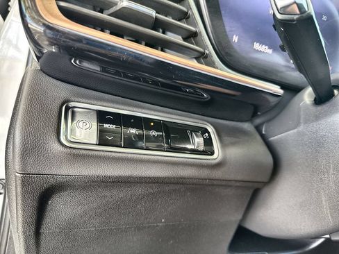 Used 2025 Buick Envision Sport Touring AWD/4WD image 10