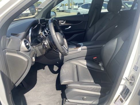 Used 2022 Mercedes-Benz GLC 300 image 10