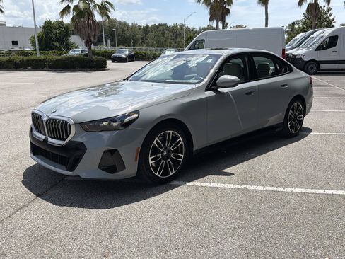 Used 2026 BMW 530i xDrive w/ M Sport Package AWD/4WD image 8