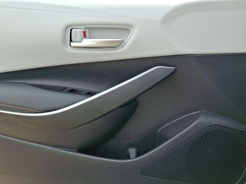 Certified 2025 Toyota Corolla SE FWD image 11