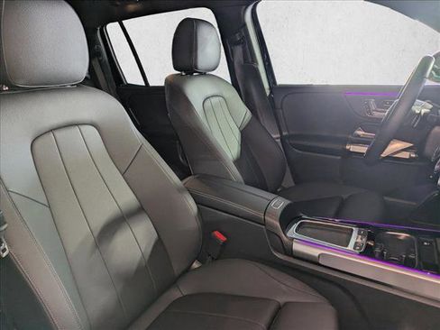Used 2025 Mercedes-Benz GLB 250 image 19