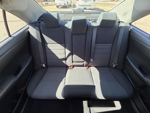 Used 2016 Toyota Camry LE image 27