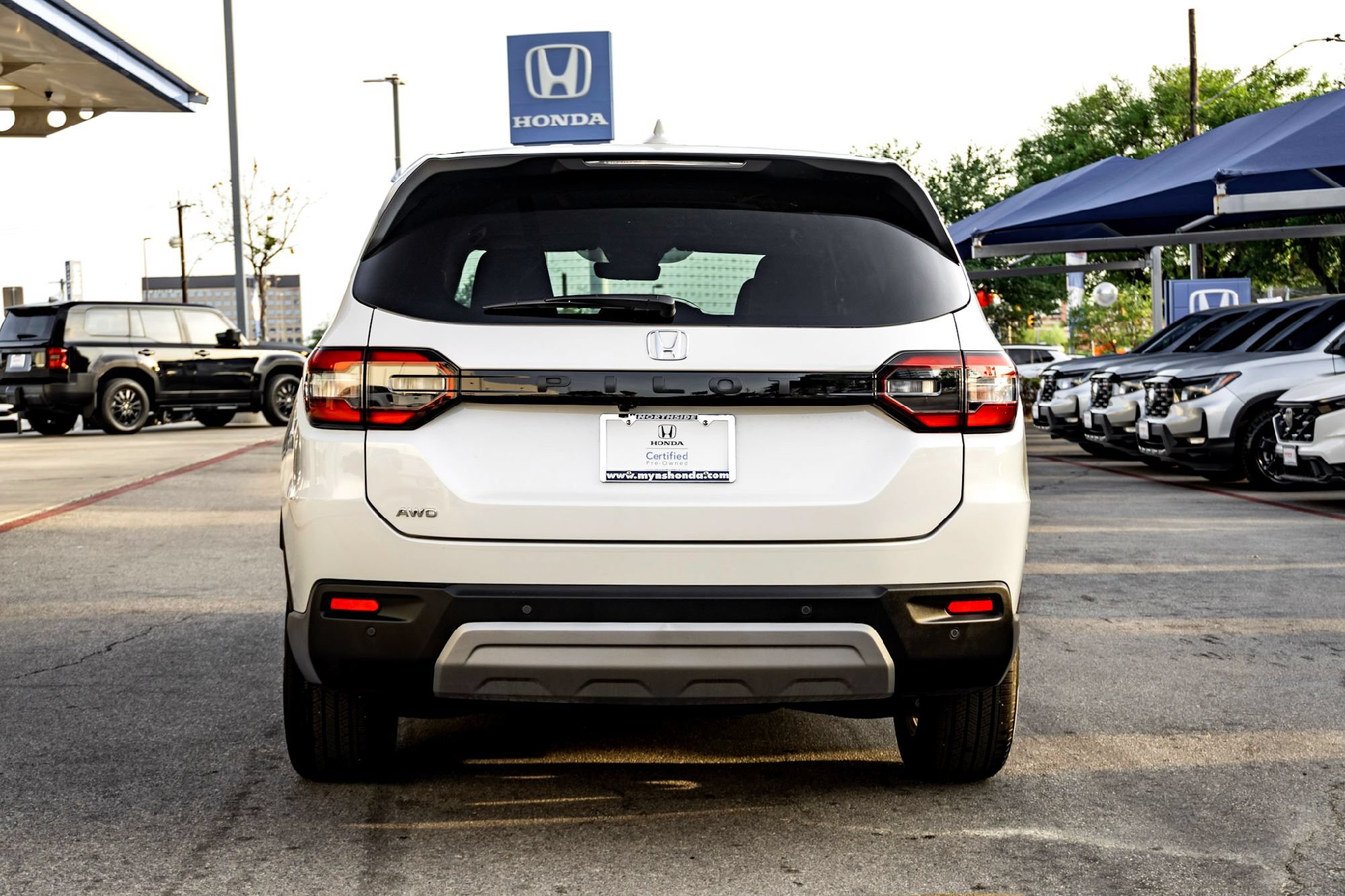 Used 2025 Honda Pilot EX-L image 6