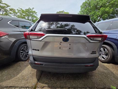 Used 2021 Toyota RAV4 XLE w/ XLE Grade Weather Package AWD/4WD image 6
