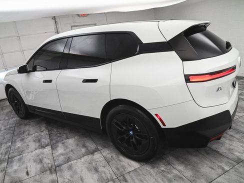 Used 2024 BMW iX xDrive50 w/ Convenience Package image 4