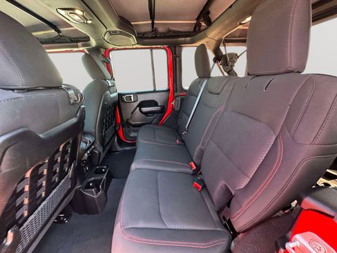 Used 2021 Jeep Wrangler Unlimited Rubicon AWD/4WD image 27