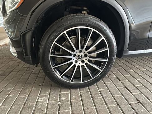 Used 2021 Mercedes-Benz GLC 300 image 9