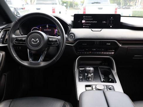 Certified 2025 MAZDA CX-70 Plug-In Hybrid w/ Premium Plus AWD/4WD image 24