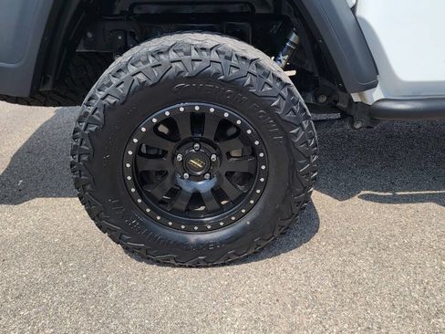 Used 2020 Jeep Gladiator Sport w/ Quick Order Package 24S AWD/4WD image 38