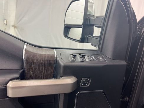 Used 2021 Ford F250 Lariat w/ Chrome Package image 16