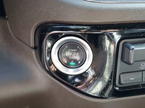 Used 2025 GMC Sierra 2500 SLT w/ SLT Premium Package image 26