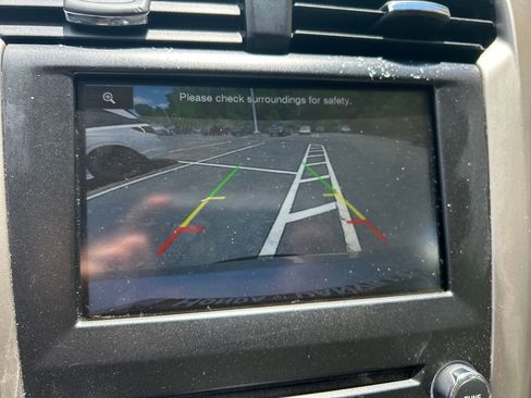 Used 2014 Ford Fusion SE w/ Equipment Group 202A FWD image 24