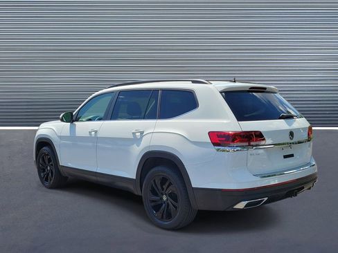 Used 2023 Volkswagen Atlas SE w/ Black Wheel Package FWD image 4