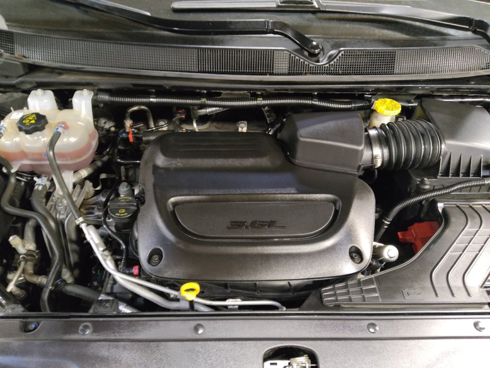 Used 2024 Chrysler Pacifica Touring-L FWD image 30