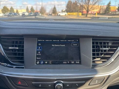 Used 2019 Buick Regal Preferred image 5