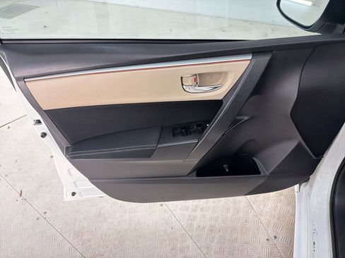 Used 2016 Toyota Corolla LE FWD image 12