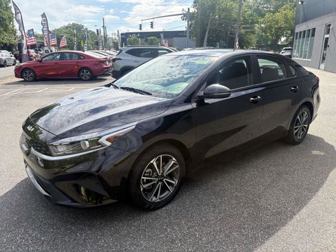 Certified 2023 Kia Forte LXS w/ LXS Technology Package FWD image 1