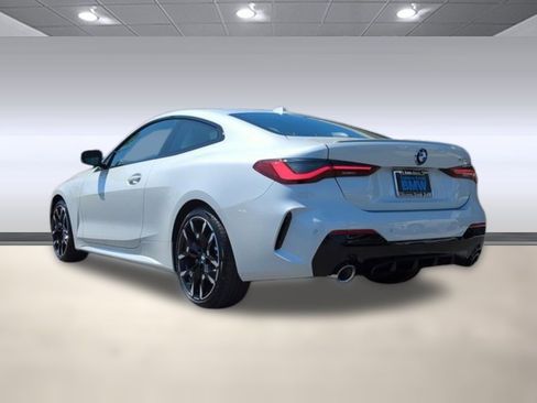 Used 2025 BMW 430i Coupe w/ M Sport Package RWD image 3
