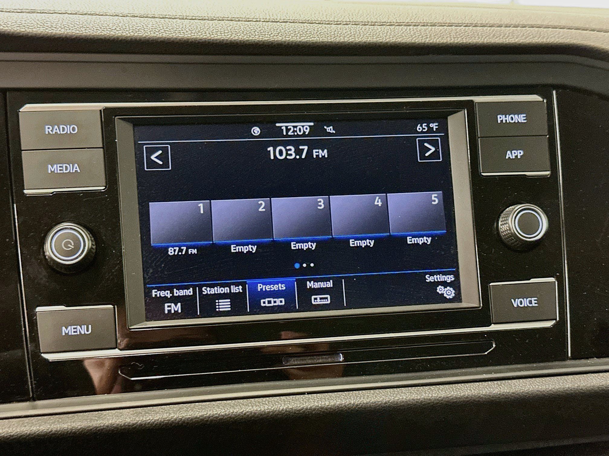 Used 2024 Volkswagen Jetta S FWD image 21