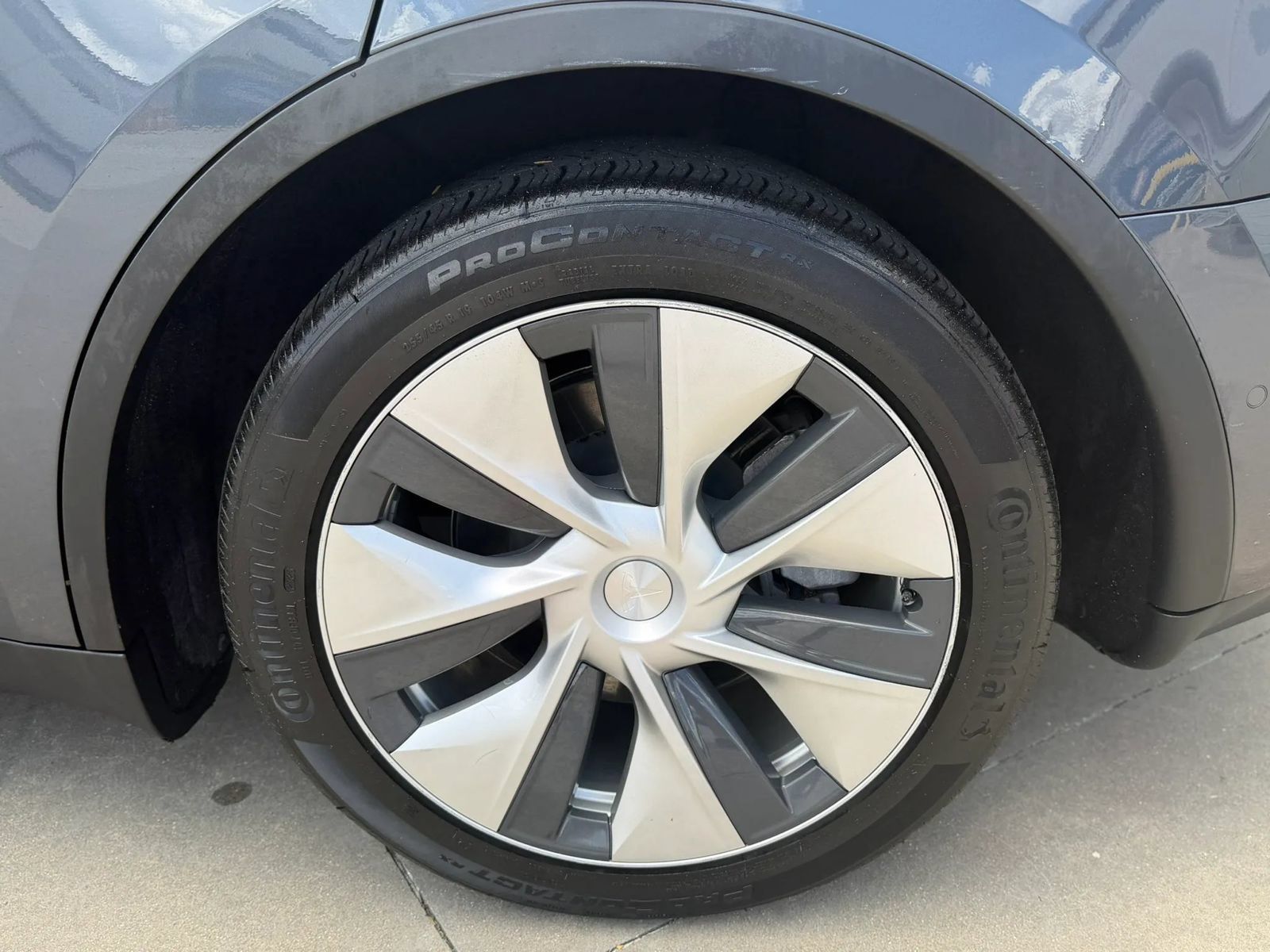 Used 2021 Tesla Model Y 2WD image 12