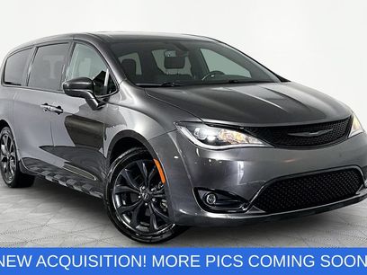 Used 2020 Chrysler Pacifica Touring w/ S Appearance Package