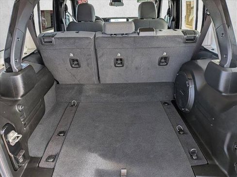 Used 2024 Jeep Wrangler Willys AWD/4WD image 19