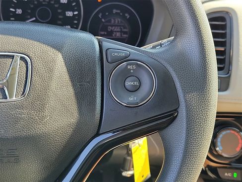 Used 2019 Honda HR-V LX image 5