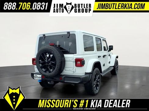 Used 2024 Jeep Wrangler Unlimited Sahara w/ Technology Group AWD/4WD image 24