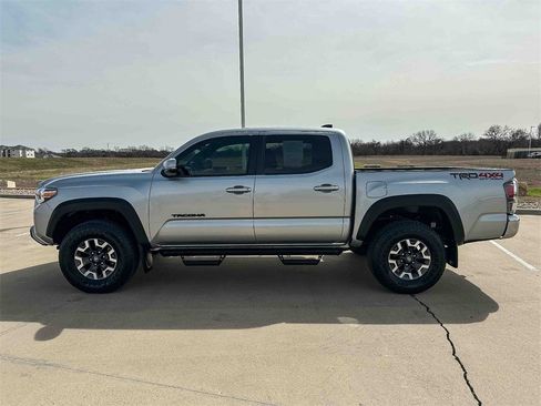 Used 2023 Toyota Tacoma TRD Off-Road image 6