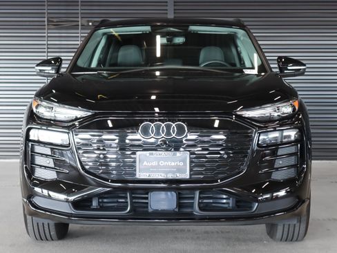 Used 2025 Audi Q6 e-tron Premium image 10