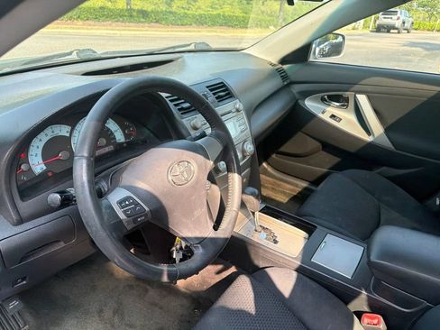 Used 2011 Toyota Camry SE w/ SE Extra-Value Pkg #1 FWD image 8