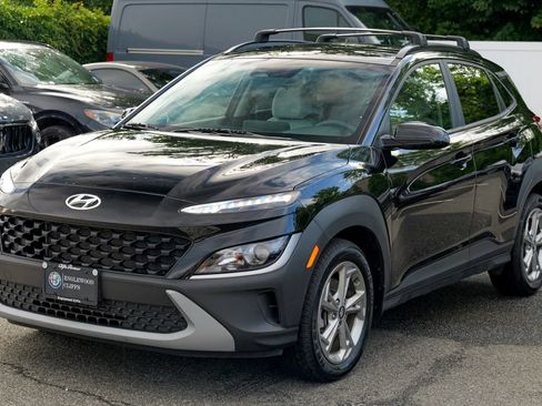 Used 2023 Hyundai Kona SEL AWD/4WD image 3