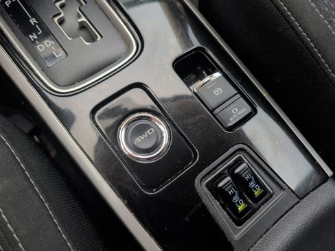 Used 2019 Mitsubishi Outlander ES AWD/4WD image 25