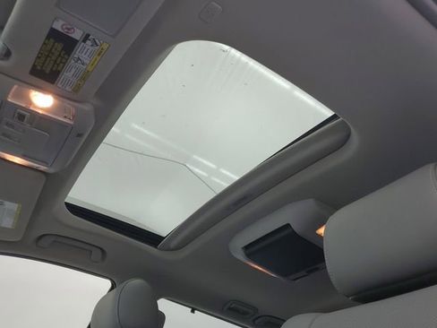 Used 2021 Toyota Sequoia Platinum image 19