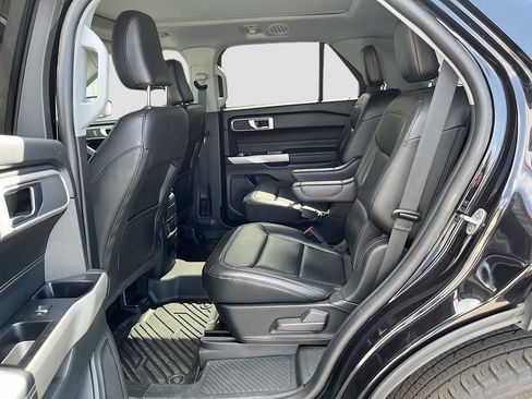 Used 2022 Ford Explorer XLT w/ Equipment Group 202A image 26