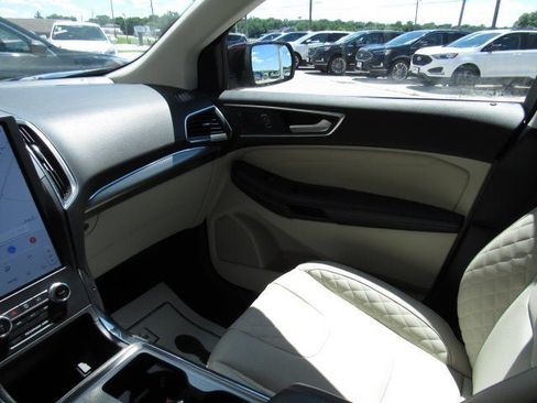 Used 2024 Ford Edge Titanium w/ Equipment Group 301A AWD/4WD image 26