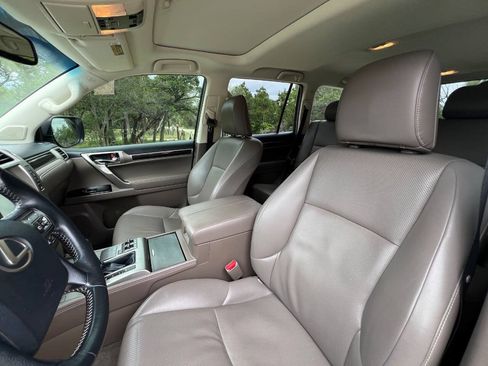 Used 2018 Lexus GX 460 w/ Navigation Package AWD/4WD image 26