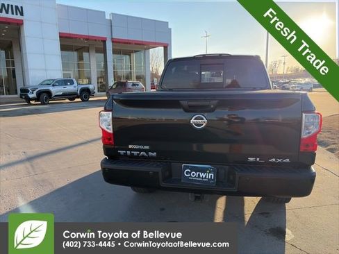Used 2017 Nissan Titan SL w/ Chrome Package image 5